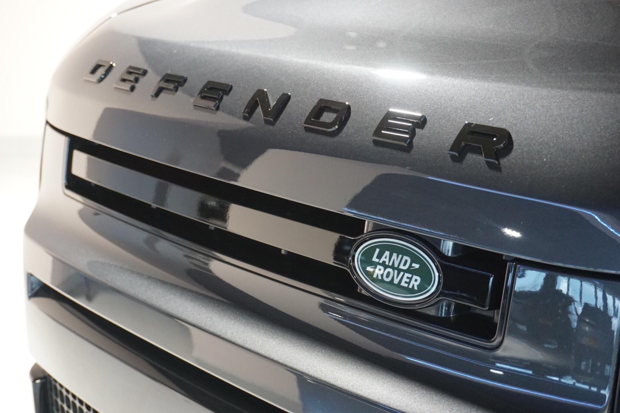 Land Rover Defender 110 3.0 D300 MHEV X-Dynamic HSE SUV 5dr Diesel Auto 4WD Euro 6 (s/s) (300 ps)